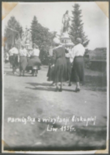 Pamiątka z wizytacji biskupiej. Liw 1934 r.