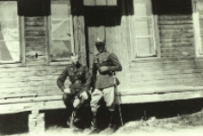 Oficerowie 34 Pułku Piechoty w Białej Podlaskiej na terenie koszar