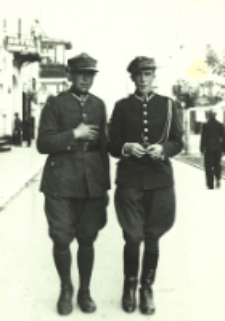 Podoficerowie 34 Pułku Piechoty na Placu Wolności w Białej Podlaskiej : fotografia