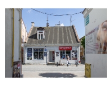 Widok z placu Szkolny Dwór na deptak przy ul. Brzeskiej w Białej Podlaskiej [fotografia - miejsce III]