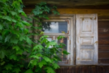 Fragment drewnianego domu w Huszczy [fotografia]