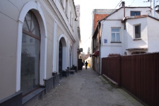 Uliczka pomiędzy Placem Wolności a Szkolnym Dworem w Białej Podlaskiej [fotografia]