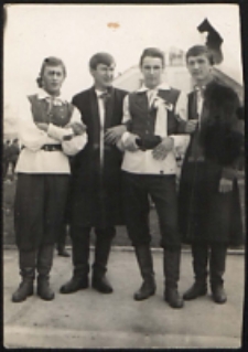 Uczniowie Liceum Pedagogicznego w Leśnej Podlaskiej - uczestnicy widowiska "Wesele lubelskie"