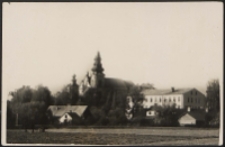 Widok na budynek Liceum Pedagogicznego i klasztor paulinów w Leśnej Podlaskiej
