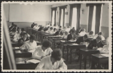 Liceum Pedagogiczne w Leśnej Podlaskiej : pisanie egzaminu maturalnego, 20.05.1968 r.