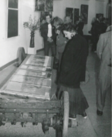 Wystawa po plenerze malarskim "Jan&oacute;w '86" w Muzeum Okręgowym w Białej Podlaskiej [fotografia]