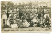 Piłkarze WKS 34 PP Biała Podlaska oraz zawodnicy WKS 22 PP Siedlce na boisku w Siedlcach