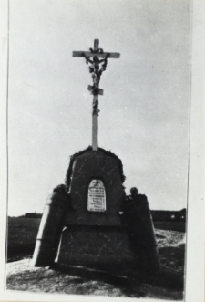 Pomnik na mogile żołnierzy wojsk Suworowa po bitwie pod Terespolem w 1794 r. w folwarku Kuczyn[fotografia]