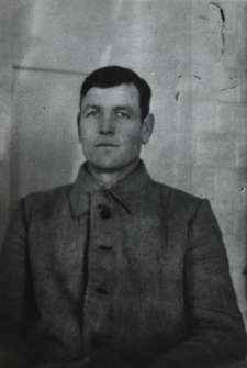 Józef Pilczuk - woźny w Liceum Ogólnokształcacym im. J. I. Kraszewskiego w Białej Podlaskiej [fotografia]