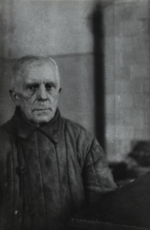 Eliasz Mojsiejuk - woźny w Liceum Ogólnokształcącym im. J. I. Kraszewskiego w Białej Podlaskiej [fotografia]