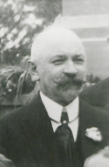 Henryk Ehrenkrautz właściciel apteki w Białej Podlaskiej przy ul. Warszawskiej [fotografia]