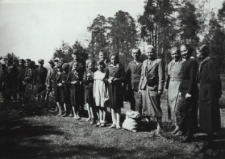 Wycieczka uczniów Szkoły Powszechnej nr 1 w Białej Podlasiej do Zofilasu [fotografia]