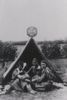 Zlot harcerek w Białej Podlaskiej z okazji 25-lecia harcerstwa na Podlasiu [fotografia]