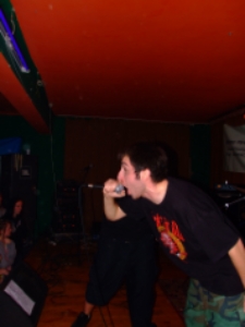 Koncert (gig) zespołu Back to Reality "Piątek 13-go”, 13 kwietnia 2007 r., Muzyczna Apteka, ul. Kościuszki, Biała Podlaska : Maciej "Finek" Szupiluk