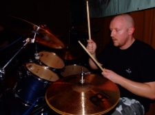 Koncert (gig) zespołu Back to Reality "Piątek 13-go”, 13 kwietnia 2007 r., Muzyczna Apteka, ul. Kościuszki, Biała Podlaska : perkusista Paweł „Anzelm” Dubaniewicz