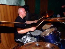 Koncert (gig) zespołu Back to Reality "Piątek 13-go”, 13 kwietnia 2007 r., Muzyczna Apteka, ul. Kościuszki, Biała Podlaska : perkusista Paweł „Anzelm” Dubaniewicz
