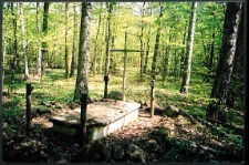 Cmentarze i miejsca pamięci w pow. Biała Podlaska : gm. Biała Podlaska: pomnik - mogiła upamiętniający lotnika Stanisława Hudowicza zestrzelonego we wrześniu 1939 r. : karta ewidencyjna nr 26