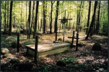 Cmentarze i miejsca pamięci w pow. Biała Podlaska : gm. Biała Podlaska: pomnik - mogiła upamiętniający lotnika Tadeusza Oskara Sobola zestrzelonego we wrześniu 1939 r. : fotografia