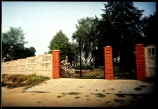 Cmentarze i miejsca pamięci w pow. Biała Podlaska : gm. Konstantynów : cmentarz w Komarnie : fotografia