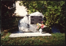 Cmentarze i miejsca pamięci w pow. Biała Podlaska : gm. Łomazy : pomnik żołnierzom AK poległym w Akcji "Burza" w Kozłach : fotografia