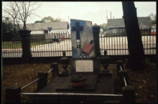 Cmentarze i miejsca pamięci w pow. Biała Podlaska : gm. Sławatycze : nieczynny cmentarz przykościelny w Sławatyczach : fotografia