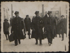 Orkiestranci 34 Pułku Piechoty w Białej Podlaskiej na Placu Wolności [fotografia]