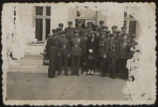 Żołnierze 34 Pułku Piechoty na ul. Warszawskiej w Białej Podlaskiej [fotografia]