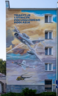 Mural nad siedzibą Sali Tradycji Lotniczych Południowego Podlasia w bloku przy ul. Sidorskiej w Białej Podlaskiej [fotografia]