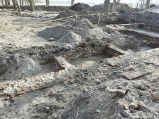 Prace wykopaliskowe w "parku radziwiłłowskim" - 26 marca 2021 r. [fotografia]