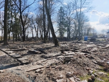 Prace wykopaliskowe w "parku radziwiłłowskim" - 24 kwietnia 2021 r. [fotografia]