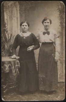 Dwie kobiety [fotografia]