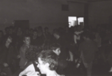 Publiczność na koncercie "Vox populi, vox Dei" w Klubie Kultury "Eureka" w Białej Podlaskiej [fotografia]