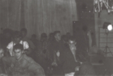 Publiczność na koncercie "Vox populi, vox Dei" w Klubie Kultury "Eureka" w Białej Podlaskiej [fotografia]