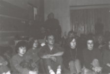 Publiczność na koncercie "Vox populi, vox Dei" w Klubie Kultury "Eureka" w Białej Podlaskiej [fotografia]