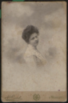 Portret kobiety [fotografia]