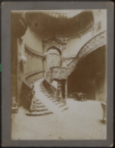 Schody w holu Kasyna Szlacheckiego we Lwowie [fotografia]