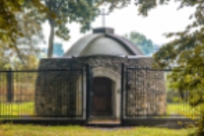 Miejsca związane z bp. Adamem Naruszewiczem w Janowie Podlaskim : Grota Naruszewicza [fotografia]