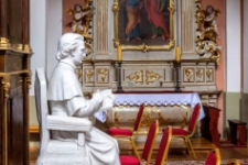 Miejsca związane z bp. Adamem Naruszewiczem w Janowie Podlaskim : pomnik biskupa Adama Naruszewicza w kościele św. Trójcy w Janowie Podlaskim [fotografia]