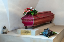 Miejsca związane z bp. Adamem Naruszewiczem w Janowie Podlaskim [fotografie]:krypta w kościele św. Trójcy