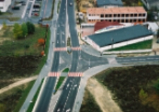 Biała Podlaska w 2004 r : widok z helikoptera : skrzyżowanie ulicy Włoskiej z Orzechową [fotografia]