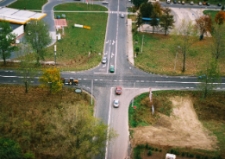 Biała Podlaska w 2004 r : widok z helikoptera na skrzyżowanie ulicy Terebelskiej z obwodnicą Białej Podlaskiej [fotografia]