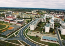 Biała Podlaska w 2004 r : widok z helikopterana skrzyżowanie ulicy Królowej Jadwigi z ulicą Radziwiłłowską [fotografia]