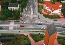 Biała Podlaska w 2004 r : widok z helikoptera na skrzyżowanie ulic Grunwaldzkiej, Terebelskiej i Alei Jana Pawła II [fotografia]