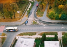 Biała Podlaska w 2004 r : widok z helikoptera na skrzyżowanie ulicy Warszawskiej z Artyleryjską [fotografia]
