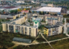 Biała Podlaska w 2004 r : widok z helikoptera na osiedle mieszkaniowe przy ul. Sidorskiej [fotografia]