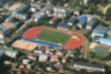 Biała Podlaska w 2004 r : widok z helikopterana obiekty sportowe filii Akademii Wychowania Fizycznego [fotografia]