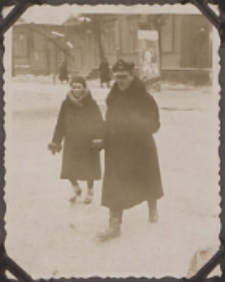 Fotografie z albumu rodziny Stanisławy Ladwiniec z Białej Podlaskiej: Marianna Wierzbicka z domu Ladwiniec i Bronisław Wierzbicki