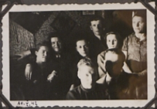 Fotografie z albumu rodziny Stanisławy Ladwiniec z Białej Podlaskiej : imieniny Stanisławy w domu przy ul. Nowej