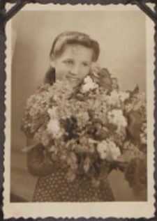 Fotografie z albumu rodziny Stanisławy Ladwiniec z Białej Podlaskiej : Anna Goriaczko-Borkowska przyjaciółka Stanisławy