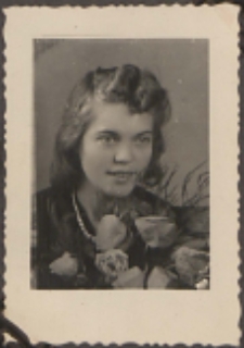 Fotografie z albumu rodziny Stanisławy Ladwiniec z Białej Podlaskiej : Anna Goriaczko-Borkowska przyjaciółka Stanisławy